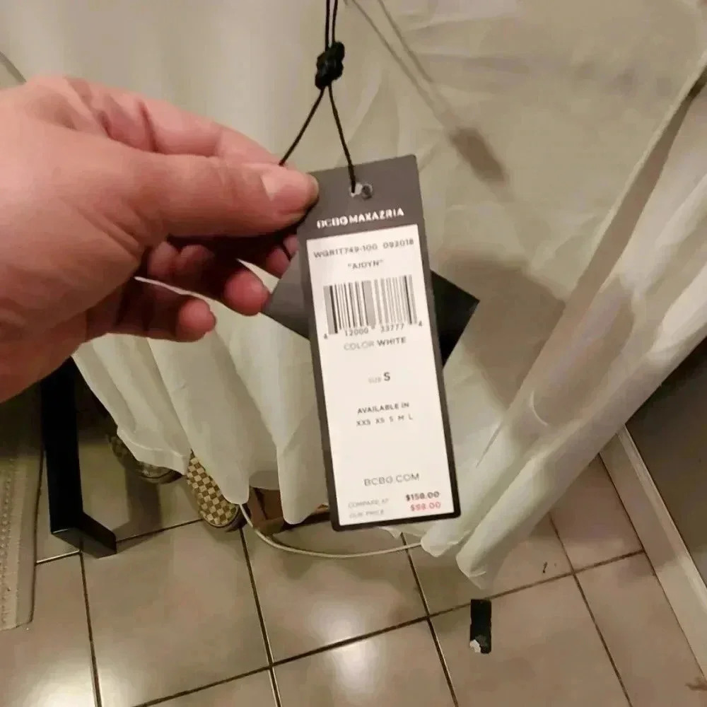 BCBG MAXAZRIA white blouse - Picture 5 of 5
